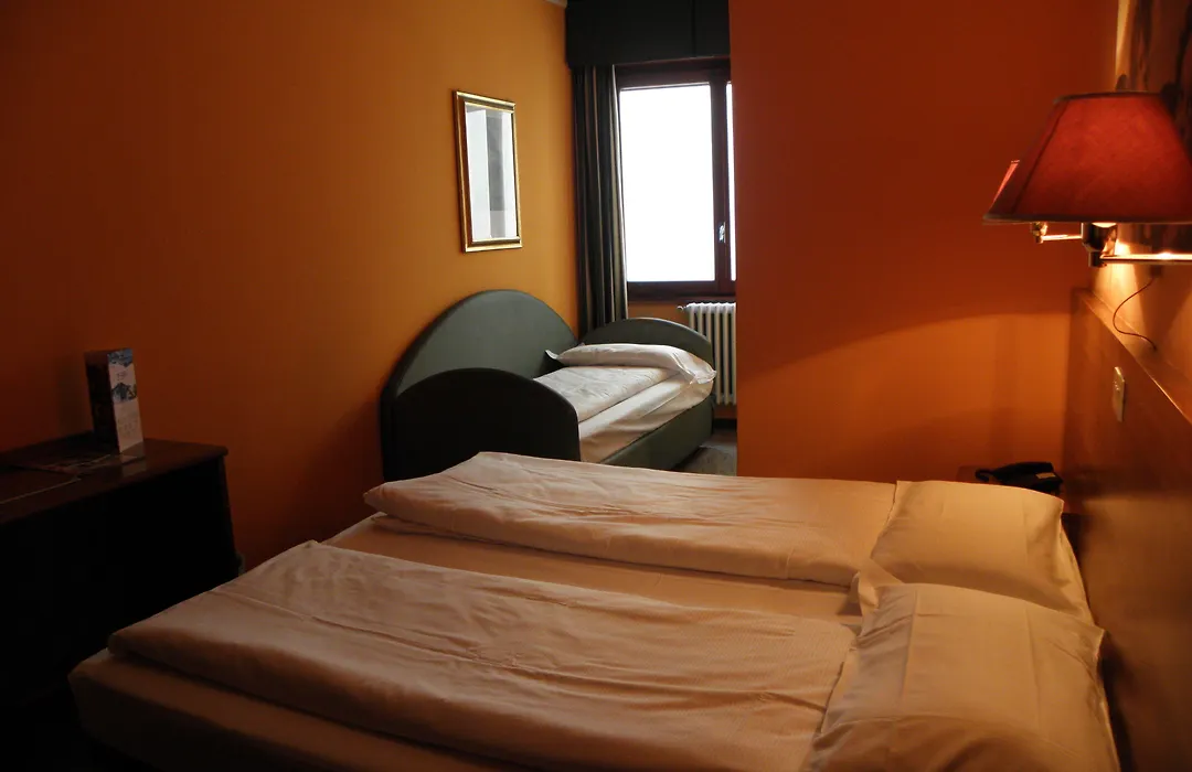 Hotel Corona-1